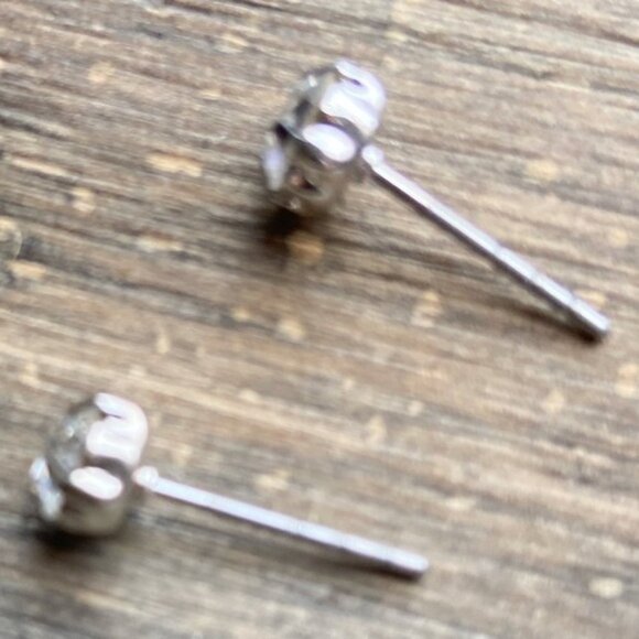 Alquimia Gold Stud Earrings - Picture 4 of 6